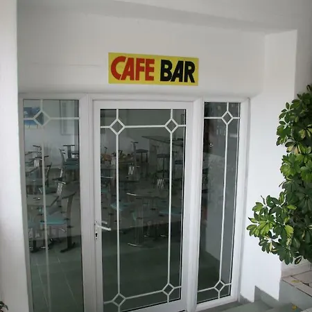 Aparthotel Sarikas *