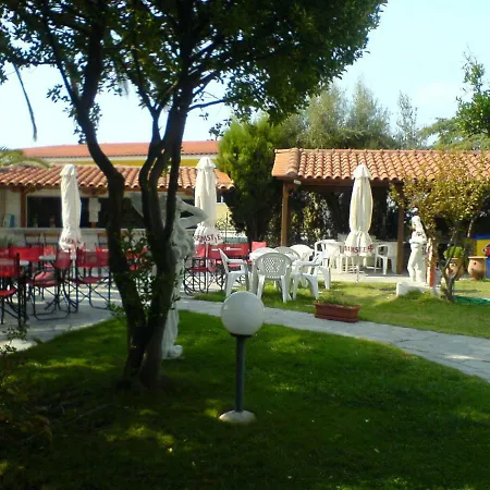 Sarikas Hotel apartamentowy *